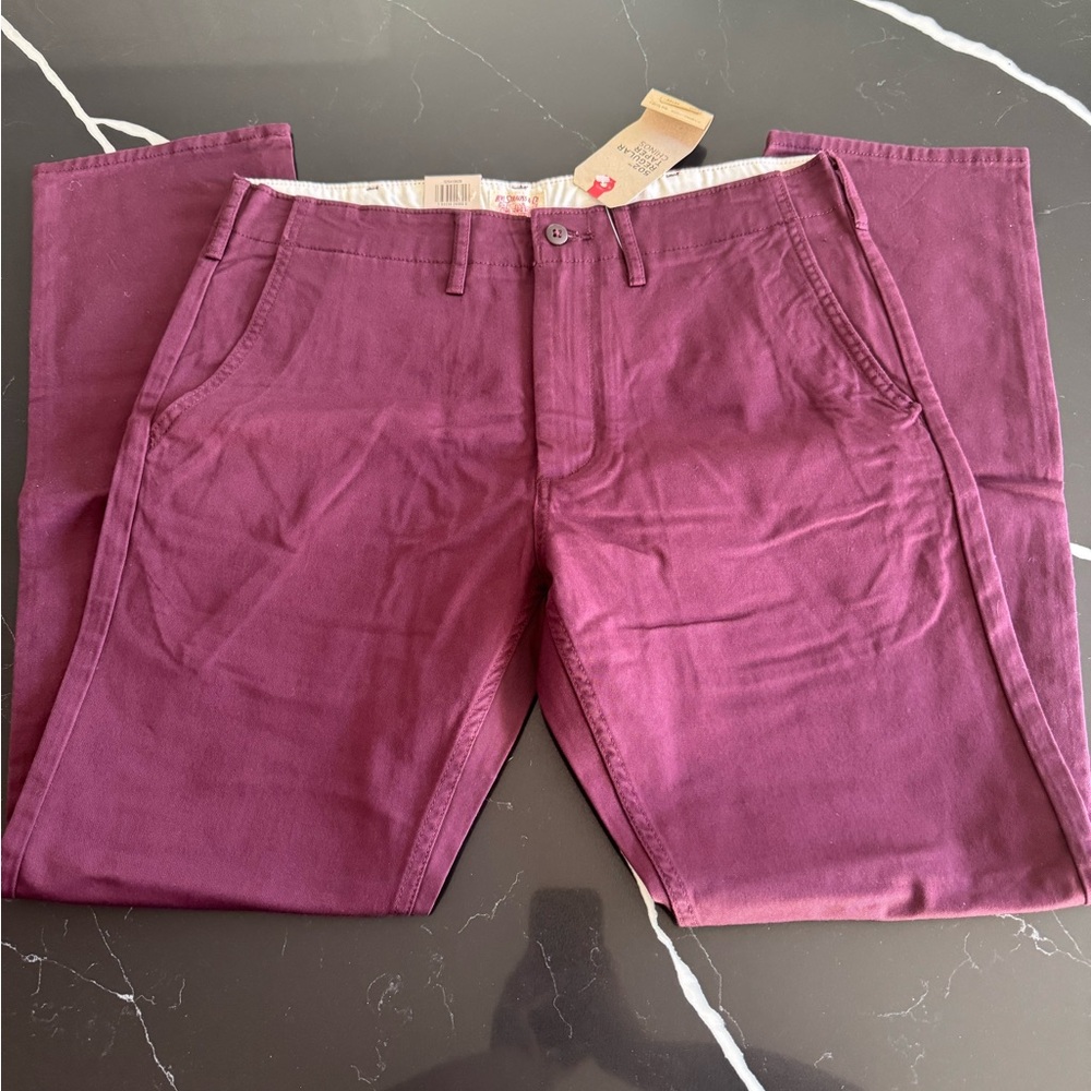 Maroon Levi‎ Men’s Chino Pants